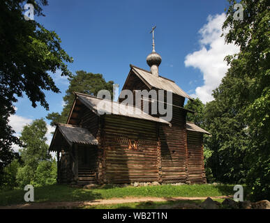 Kirche von St. Nikolaus in Vitoslavlitsy Dorf in der Nähe von Nowgorod. Russland Stockfoto