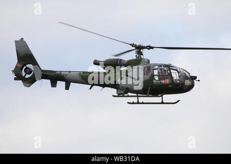 XW847, Westland Gazelle AH1 von der Army Air Corps betrieben, vom internationalen Flughafen Prestwick, Ayrshire abfliegen. Stockfoto