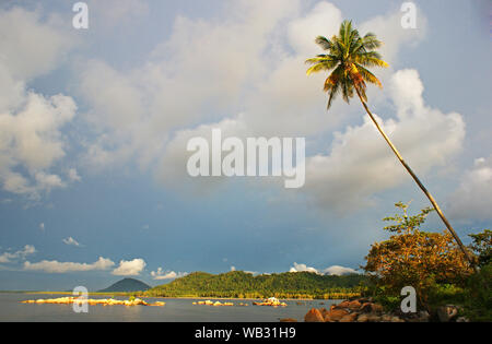 Pantai Batu Burung Strand, Singkawang, West Kalimantan, Indonesien Stockfoto