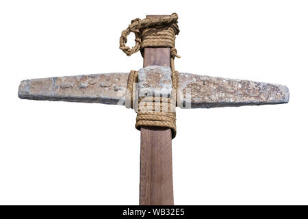 Cabra, Spanien - 19. Mai 2019: Römische Anker mit original führen und Holz- schaft. Detail auf Lager. Cabra Archäologische Museum, Cordoba Stockfoto