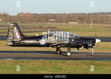 ZF 240, Shorts Tucano T1 von der Royal Air Force betrieben, am Internationalen Flughafen Prestwick, Ayrshire. Stockfoto