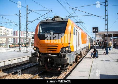 Casablanca, Marokko - März 11, 2019: Al-Atlas Zug in Casablanca Casa Voyageurs Bahnhof. Stockfoto