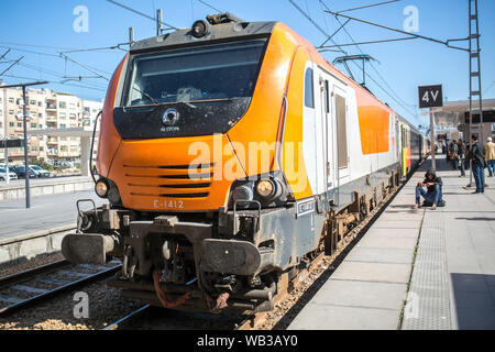 Casablanca, Marokko - März 11, 2019: Al-Atlas Zug in Casablanca Casa Voyageurs Bahnhof. Stockfoto