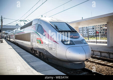 Casablanca, Marokko - 15. März 2019: High Speed Train" Al-Boraq" in Casablanca Casa Voyageurs Bahnhof. Stockfoto