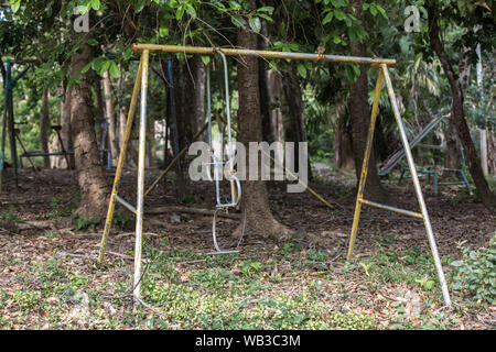 Aufgegeben und rostigen Spielplatz themed Foto. Stockfoto