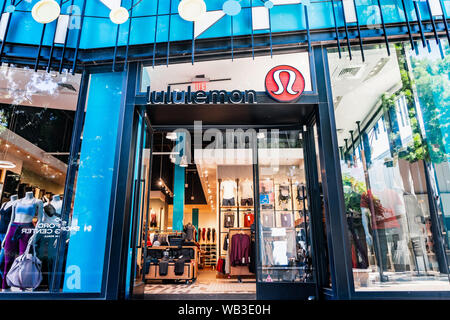 August 20, 2019 in Palo Alto/CA/USA - Lululemon store in Stanford Shopping Center, San Francisco Bay Area. Stockfoto