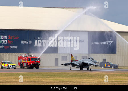 Pilot feiert seine letzte öffentliche Anzeige mit der Harrier am2019 RIAT Stockfoto