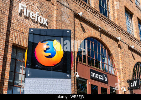 August 21, 2019 San Francisco/CA/USA - Mozilla Bürogebäude, Anzeige der Firefox Logo sowie Symbol und das stilisierte Name des Unternehmens (Moz: // a); Stockfoto