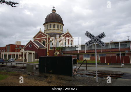 Bahnübergang unterzeichnen. Te Araroa Trail. Invercargill. Southland. South Island. Neuseeland Stockfoto