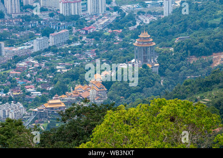 Kek Lok Tempel aus Penang Hill gesehen Stockfoto