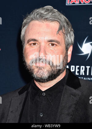 HOLLYWOOD, CA - 23. August: AJ Bowen kommt bei der Premiere von 'Satanischen Panik" an das Ägyptische Theater am 23 August, 2019 in Hollywood, Kalifornien. Stockfoto