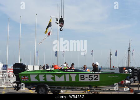 Cowes Cowes rennen Powrboat Torquay Stockfoto