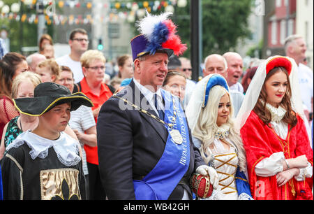 Irvine, UK. 24. August 2019. Von Irvine Marymass Festival ist ein historisches Ereignis, das als mittelalterliche Horse Show begann und ist jetzt der größte Festival im Westen von Schottland zieht über 20.000 Besucher jährlich. Diese historische Festzug durch "Die Irvine Carters 'Gesellschaft', die zuerst für Unternehmen und gemeinnützige Zwecke gebildet wurde, und kann seine Ursprünge zurück bis 1753 Trace organisiert. Bild von DANNY KERR aus Irvine, der Kapitän der Carters für 13 Jahre gewesen. Credit: Findlay/Alamy leben Nachrichten Stockfoto