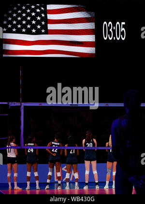 GLI STATI UNITI während der NATIONALHYMNE während Nationen Liga Frauen - Dominikanische Republik Vs United States, Conegliano, Italien, 30. Mai 2019, Volleyba Stockfoto