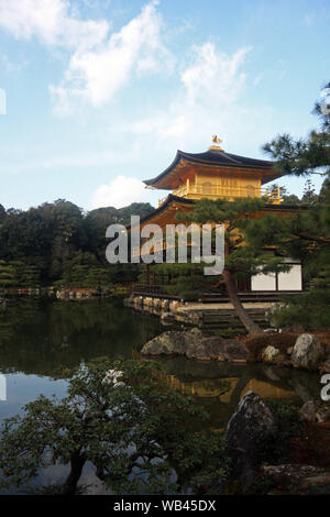 Kinkaku ji Golden Pavillion in Kyoto, Japan Stockfoto