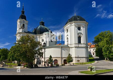 Schöne alte Kirche in Krtiny. Der Tschechischen Republik. (Namen der Jungfrau Maria). Stockfoto