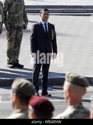 Kiew, Ukraine. 24 Aug, 2019. Der Präsident der Ukraine VOLODYMYR ZELENSKY nimmt an Feierlichkeiten anlässlich des Tag der Unabhängigkeit auf dem Platz der Unabhängigkeit in Kiew, Ukraine, 24. August 2019. Die ukrainer Mark zum 28. Jahrestag der Unabhängigkeit der Ukraine von der Sowjetunion seit 1991. Credit: Serg Glovny/ZUMA Draht/Alamy leben Nachrichten Stockfoto