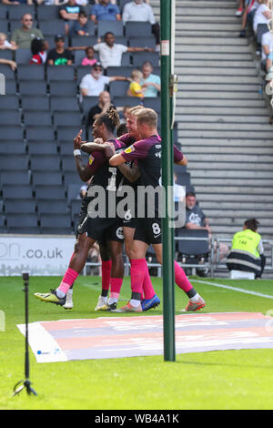 Milton Keynes, UK. 24 Aug, 2019. Ivan Toney feiert nach dem Scoring für Peterborough United, ihre Leitung zu verlängern, um es 2 - 0 gegen MK Dons, während der Himmel Wette Liga 1 Übereinstimmung zwischen MK Dons und Peterborough bei Stadion MK, Milton Keynes am Samstag, den 24. August 2019. Nur die redaktionelle Nutzung, eine Lizenz für die gewerbliche Nutzung erforderlich. Keine Verwendung in Wetten, Spiele oder einer einzelnen Verein/Liga/player Publikationen. Foto darf nur für Zeitung und/oder Zeitschrift redaktionelle Zwecke verwendet werden. (Credit: John cripps | MI Nachrichten) Credit: MI Nachrichten & Sport/Alamy leben Nachrichten Stockfoto