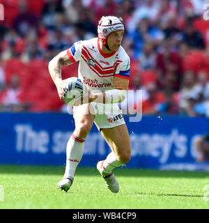 London, Großbritannien. 24 August, 2019. Wembley Stadion, London, England; Rugby Football League Coral das Endspiel um den Challenge Cup, Warrington Wolves gegen St Helens; Theo Fages von St Helens läuft mit dem Ball in der Hand - redaktionelle Verwendung. Credit: Aktion Plus Sport Bilder/Alamy Live News Credit: Aktion Plus Sport Bilder/Alamy Live News Credit: Aktion Plus Sport Bilder/Alamy Live News Credit: Aktion Plus Sport Bilder/Alamy leben Nachrichten Stockfoto