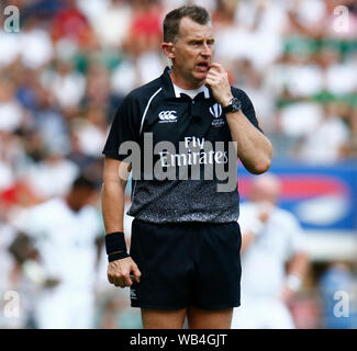 London, Großbritannien. 24 Aug, 2019. LONDON, ENGLAND. 24. AUGUST: Schiedsrichter Nigel Owen während Quilter Internationale zwischen England und Irland am Twickenham Stadium am 24. August 2019 in London, England. Credit: Aktion Foto Sport/Alamy leben Nachrichten Stockfoto