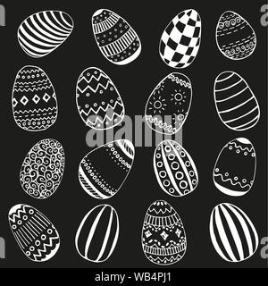 Set von dekorativen schwarzen und weißen ostereiern. Set von Ostereiern. Handgezeichnete dekorative Elemente im Vektor. Muster für das ausmalen Buch. Zentangle Stock Vektor