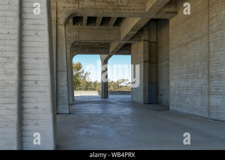 Geisel Bibliothek ist die Hauptbibliothek der Universität von Kalifornien San Diego Bibliothek. Es ist zu Ehren von Audrey und Theodor Seuss Geisel benannt. USA. 08.21.2019 Stockfoto