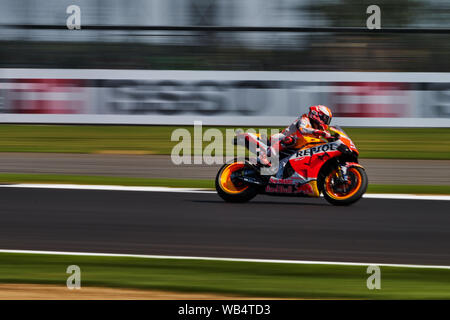 Towcester, Northamptonshire, Großbritannien. 24 Aug, 2019. Jorge Lorenzo (SPA) und Honda Repsol Team während der 2019 GoPro Britischen Grand Prix Moto GP in Silverstone Circuit. Credit: Gergo Toth/Alamy leben Nachrichten Stockfoto
