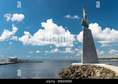 Nessebar, Bulgarien vom 15. Juli 2019. Statue des Hl. Nikolaus in Nessebar in Bulgarien. Eine beliebte Sehenswürdigkeit in Nessebar. An der causeway Anschluss entfernt Stockfoto