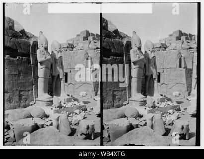 Ägyptische Ansichten; Karnak. Statuen von Thutmosis III., vor dem 7. Pylon Abstract / Medium: G. Eric und Edith Matson Fotosammlung Stockfoto