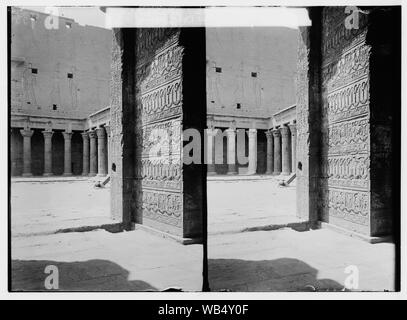 Ägyptische Ansichten; Tempel des Horus, Edfu. Eingang Abstract / Medium: G. Eric und Edith Matson Foto Sammlung Vestibül Stockfoto