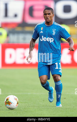 Parma, Italien. 24 Aug, 2019. Douglas Costa von Juventus Turin in der Serie A Match zwischen Parma Calcio 1913 und Juventus Turin, Stadio Ennio Tardini, Parma, Italien am 24. August 2019. Foto von Giuseppe Maffia. Nur die redaktionelle Nutzung, eine Lizenz für die gewerbliche Nutzung erforderlich. Keine Verwendung in Wetten, Spiele oder einer einzelnen Verein/Liga/player Publikationen. Credit: UK Sport Pics Ltd/Alamy leben Nachrichten Stockfoto