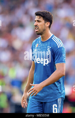 Parma, Italien. 24 Aug, 2019. Sami Khedira von Juventus Turin in der Serie A Match zwischen Parma Calcio 1913 und Juventus Turin, Stadio Ennio Tardini, Parma, Italien am 24. August 2019. Foto von Giuseppe Maffia. Nur die redaktionelle Nutzung, eine Lizenz für die gewerbliche Nutzung erforderlich. Keine Verwendung in Wetten, Spiele oder einer einzelnen Verein/Liga/player Publikationen. Credit: UK Sport Pics Ltd/Alamy leben Nachrichten Stockfoto