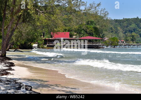 Idyllische Sarazenen Bay Strand von Koh Rong Samloem tropische Insel in Kambodscha Stockfoto