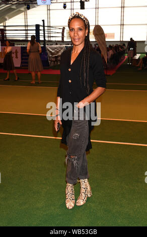 Gehen, Österreich. 24 Aug, 2019. Die Designerin Barbara Becker steht in der Halle der Organischen und Wellness Resort Stanglwirt. Credit: Felix Hörhager/dpa/Alamy leben Nachrichten Stockfoto