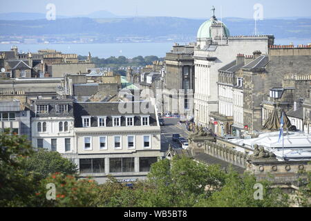 Von Edinburgh Schottland Hauptstadt eine beliebte Stadt im Sommer zu besuchen Stockfoto