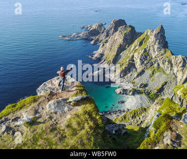 Drone Blick vom Mount Matind in der Nähe von Bleik, in Norwegen Stockfoto