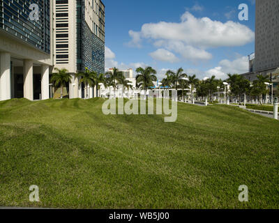 Umwelt Kunst Flattern am NE und SE rasen Quadranten der Wilkie D. Ferguson, Jr., US-Gericht, Miami, Florida Stockfoto