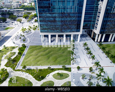 Umwelt Kunst Flattern am NE und SE rasen Quadranten der Wilkie D. Ferguson, Jr., US-Gericht, Miami, Florida Stockfoto