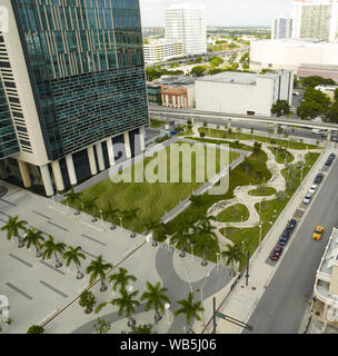 Umwelt Kunst Flattern am NE und SE rasen Quadranten der Wilkie D. Ferguson, Jr., US-Gericht, Miami, Florida Stockfoto