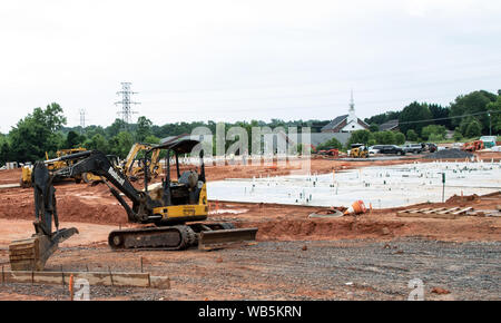 HICKORY, NC, USA-21 Mai 2019: Arbeit fängt auf neue Wohnung Projekt. Stockfoto