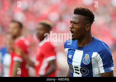 Lissabon, Portugal. 24 Aug, 2019. Ze Luis von FC Porto feiert, nachdem er ein Ziel während der Portugiesischen Liga Fußballspiel zwischen SL Benfica Lissabon und dem FC Porto an der Luz Stadion in Lissabon am 24. August 2019. Credit: Pedro Fiuza/ZUMA Draht/Alamy leben Nachrichten Stockfoto