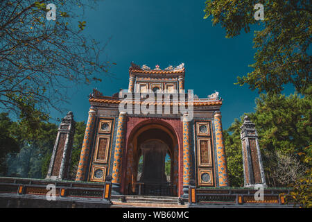 Farbton der Imperial Palace und die Königlichen Gräber in Vietnam. Stockfoto