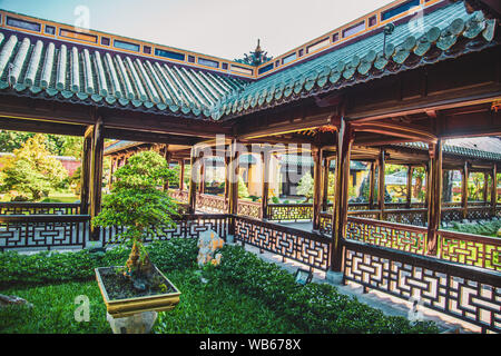 Farbton der Imperial Palace und die Königlichen Gräber in Vietnam. Stockfoto