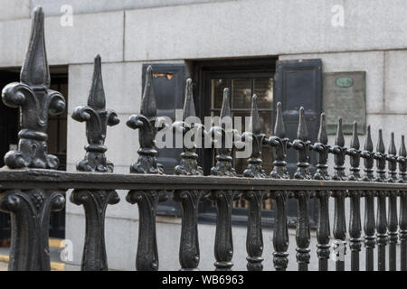 Äußere Zaun detail. Us Custom House, East Bay und Stier Straßen, Savannah, Georgia Stockfoto