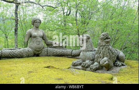 Echidna und Löwen - Parco dei Mostri - Bomarzo, Italien - Stockfoto