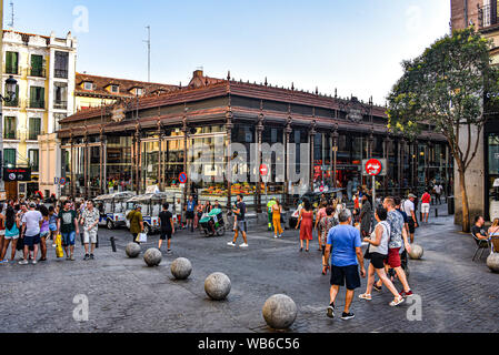 Madrid, Spanien - 20. Juli 2019: Mercado de San Miguel Stockfoto