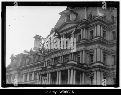 Fahnen. Amerikanische, britische und französische Fahnen auf STATE DEPARTMENT. Besuch der Alliierten Kommission Abstract / Medium: 1 Negativ: Glas; 5 x 7 in. oder kleiner Stockfoto