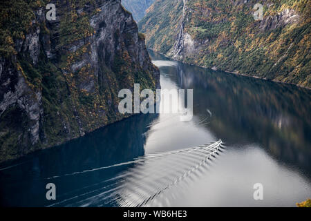 Blick auf den Geiranger Fjord von der Kreuzfahrt, in Norwegen Stockfoto