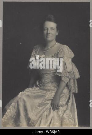 Edith Kermit Carow Roosevelt, drei - Viertel - Länge Porträt, Vorderseite Stockfoto