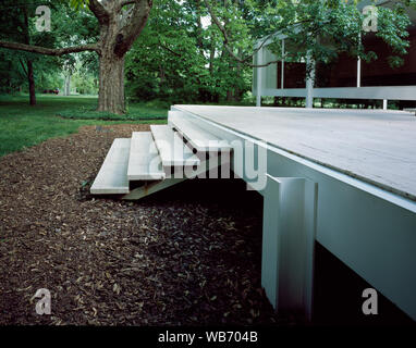 Farnsworth House, entworfen und von der modernistischen Architekten Ludwig Mies van der Rohe zwischen 1945 und 1951 in Plano, Illinois gebaut Stockfoto